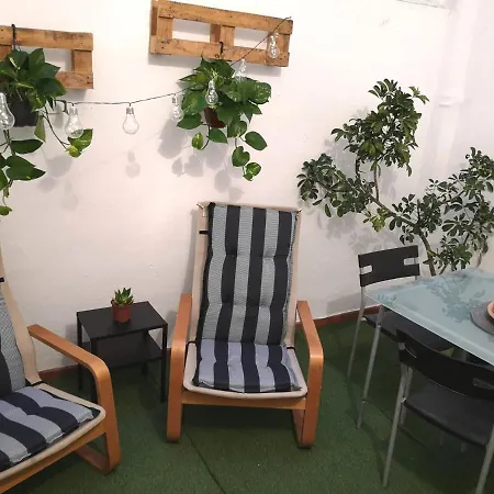 Acogedor Con Excelente Ubicación. Apartamento *
